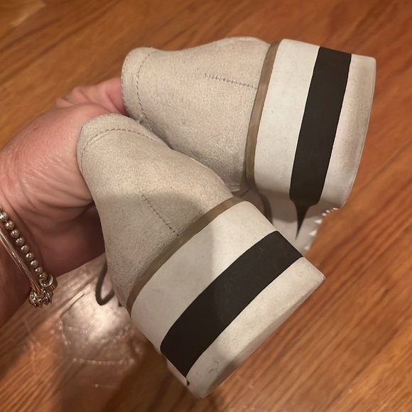 Madden Girl size 8 wedge loafers cream faux Suede - Picture 2 of 7